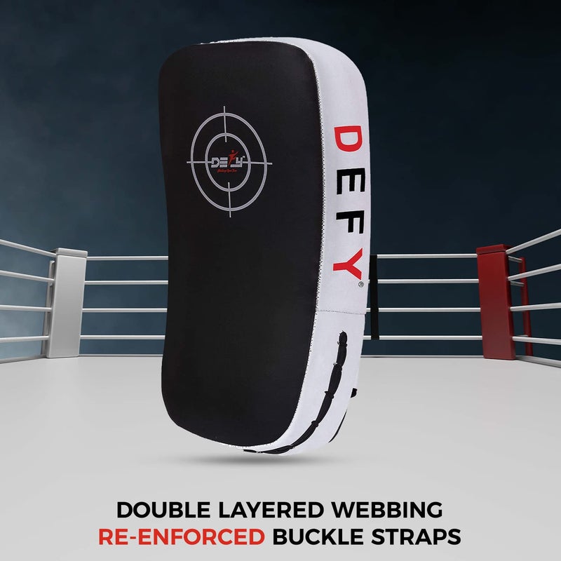 DEFY Challenge Your Fear دي فاي سبورتس - وسادات تايلندية جلدية منحنية مع امتصاص صدمات معزز - أحزمة بكلة مزدوجة الطبقات لتناسب ممتاز - وسادة خفيفة الوزن ومتينة للتدريب على الملاكمة، الكاراتيه وفنون القتال المختلطة - 1 وسادة - بيضاء - Image 4